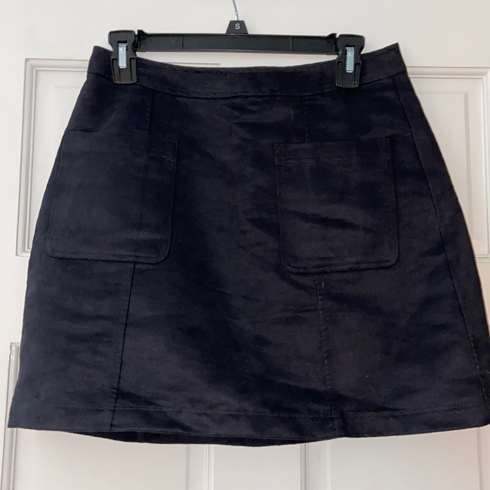 black old navy skirt